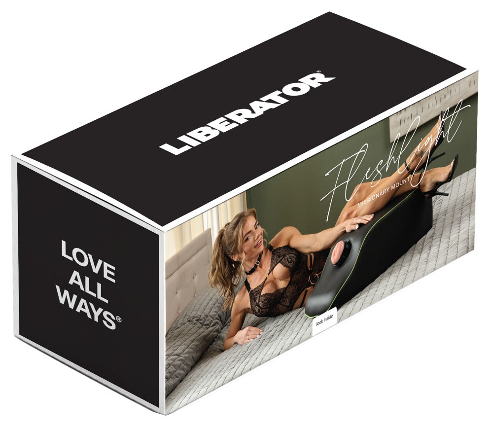 Liberator Mount on a Mission Sexkissen in Schwarz mit ergonomischer Keilform und integrierter Aufnahmeöffnung, dargestellt auf schwarzer Originalverpackung mit Produktabbildung, Anwendungsmotiv und Liberator Markenlogo – erhältlich bei Evoria Care