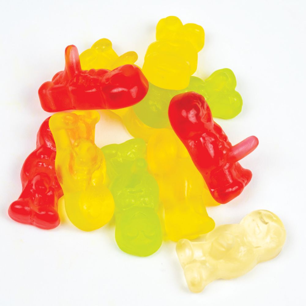 Spencer & Fleetwood Sexy Jelly Men – Nahaufnahme mehrerer bunter Fruchtgummi-Männchen in Rot, Grün, Gelb und Orange mit plastisch geformten Körpern, lose auf weißem Hintergrund angeordnet – erhältlich bei Evoria Care
