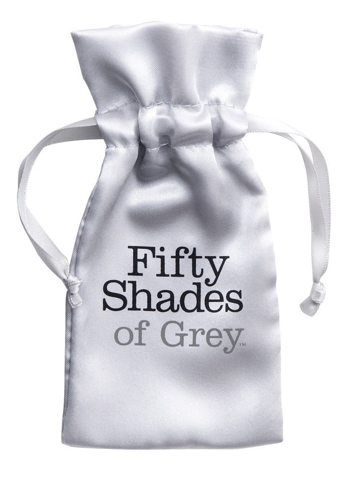 Satin-Aufbewahrungsbeutel und Verpackung des Fifty Shades of Grey Vibro-Penisrings