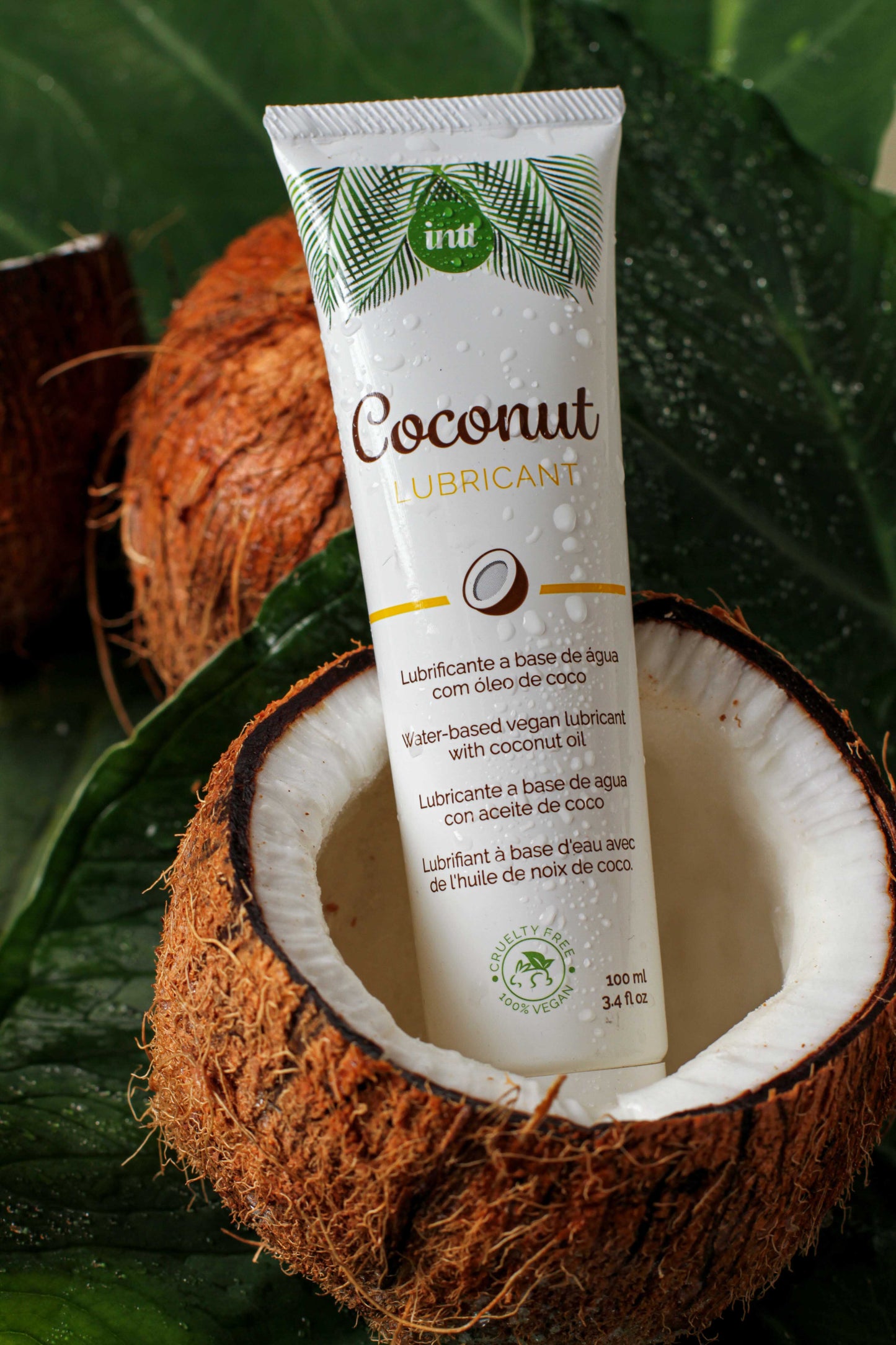 intt Vegan Coconut Lubricant Gleitgel Kokos Produktansicht mit natürlicher Darstellung