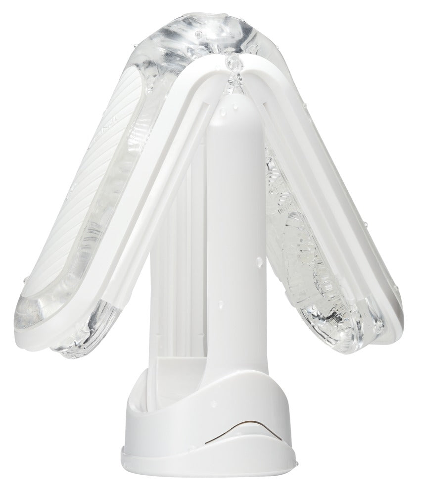 TENGA Flip Zero Gravity offen aufgestellt zum Trocknen
