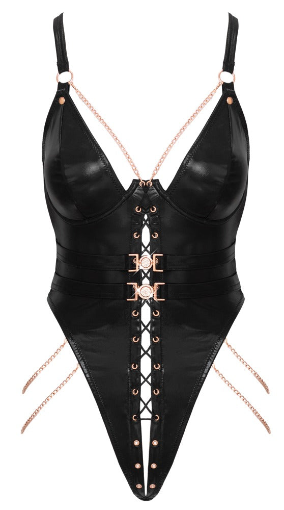 Abierta Fina Wetlook-Stringbody mit Schnürung und Schmuckketten in der Vorderansicht