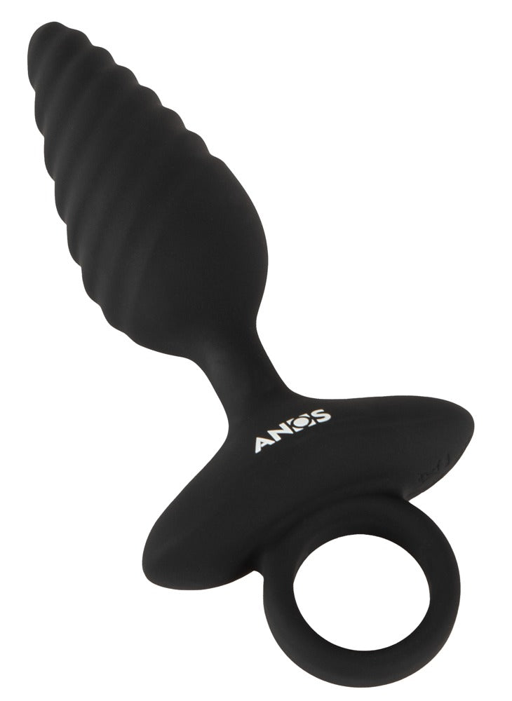 ANOS vibrierender Analplug in Schwarz – schräge Produktansicht mit spiralförmiger Struktur, breiter Basis und Ringgriff