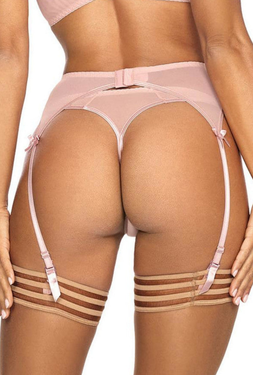 Axami V-9522 Strumpfgürtel in Pink aus feinem Tüll in detaillierter Rückansicht am Model