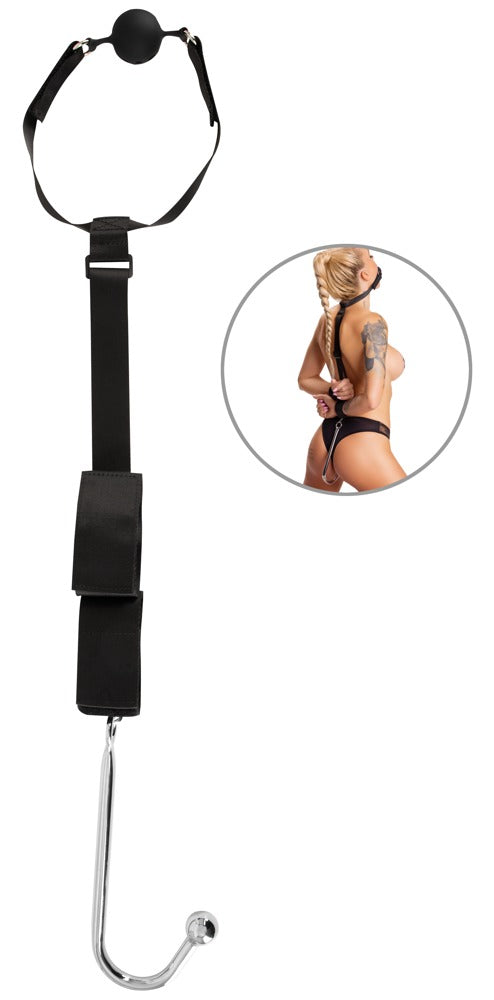 Lieferumfang des Bad Kitty Bondage-Sets mit Rückengurt, Handfesseln, Silikonknebel und Metall-Analhaken