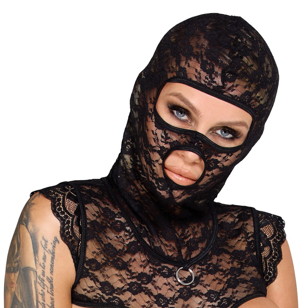 Detail der integrierten Spitzen-Kopfmaske des Bad Kitty Bondage-Spitzen-Sets