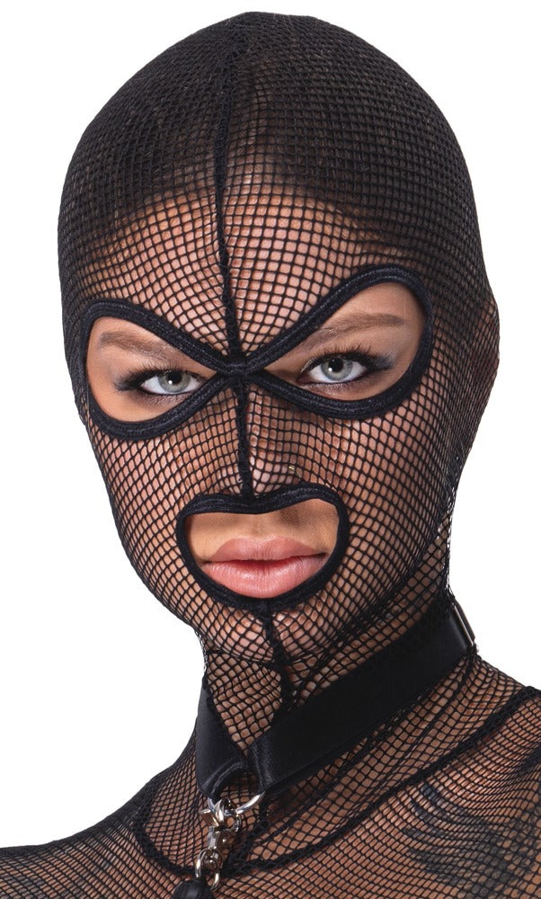 Detailansicht des Bad Kitty Netz-Strapshemd-Sets mit Kopfmaske und Mini-Flogger im Kopf- und Maskenbereich