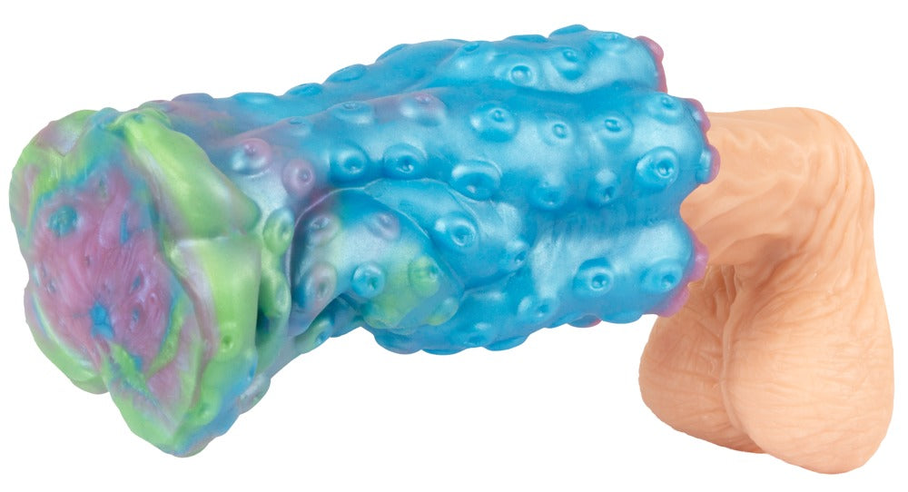 Anwendungsdarstellung des Beasty Cocks Cecaelia Stroker als geschlossener Handjob-Masturbator