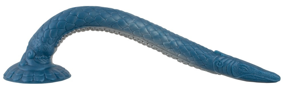 Beasty Cocks Eel of Ecstasy liegend mit gebogenem Schaft zur Darstellung seiner Flexibilität