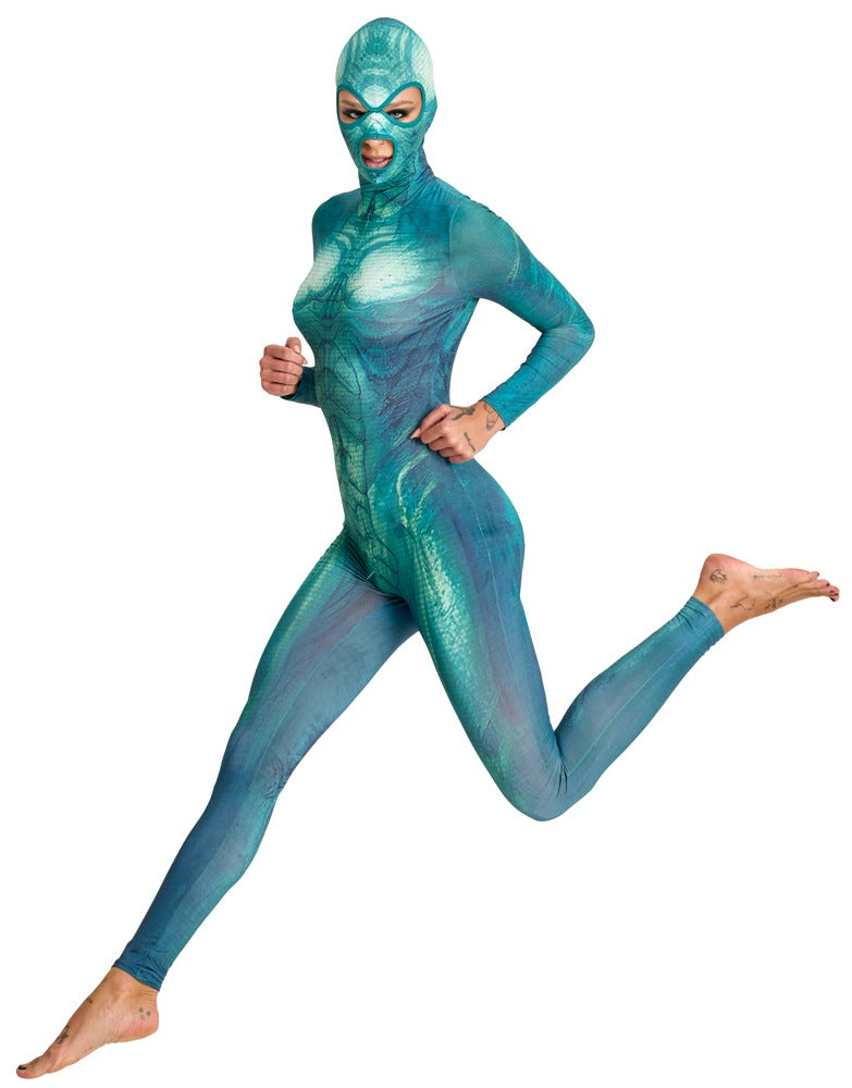 Model im elastischen Beasty Suits Fantasy-Reptilien-Overall in dynamischer Sprungpose
