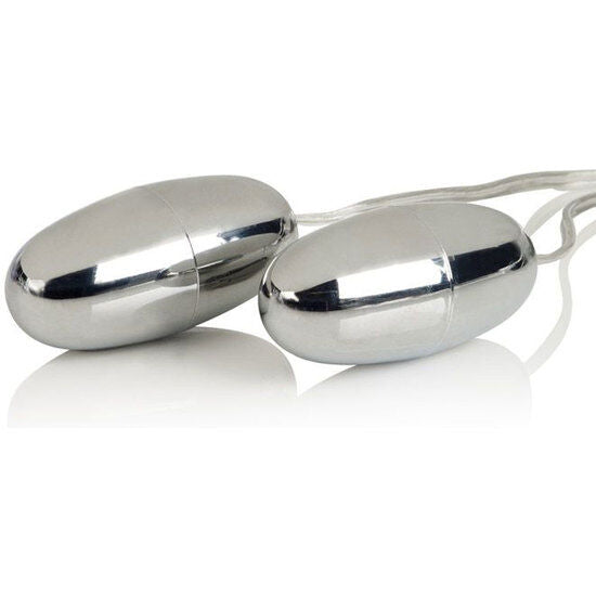 CALEXOTICS Pocket Exotics Double Silver Bullets mit zwei silbernen Vibrations-Bullets in der Detailansicht