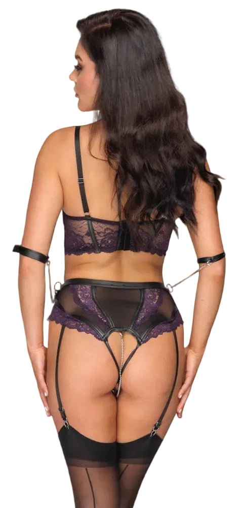 Model in Rückansicht mit dem Cottelli BONDAGE Set aus Spitze und Mattlook-Elementen.