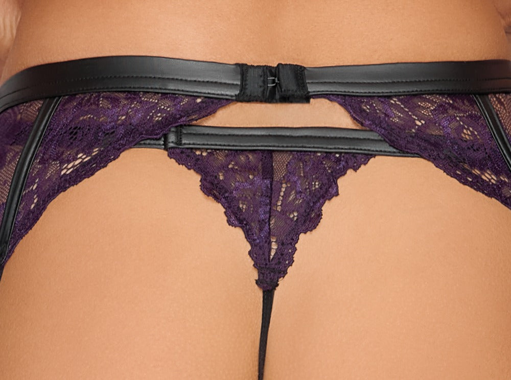 Detailaufnahme des Spitzen-Strings aus dem Cottelli BONDAGE Set