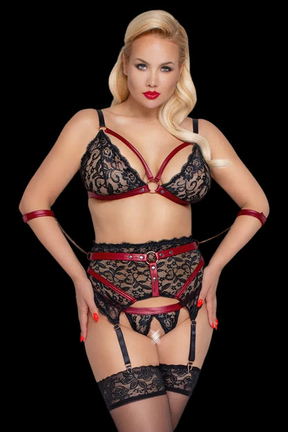 Cottelli BONDAGE Straps-Set Frontansicht mit Soft-BH Strapsgurt und Slip aus Spitze