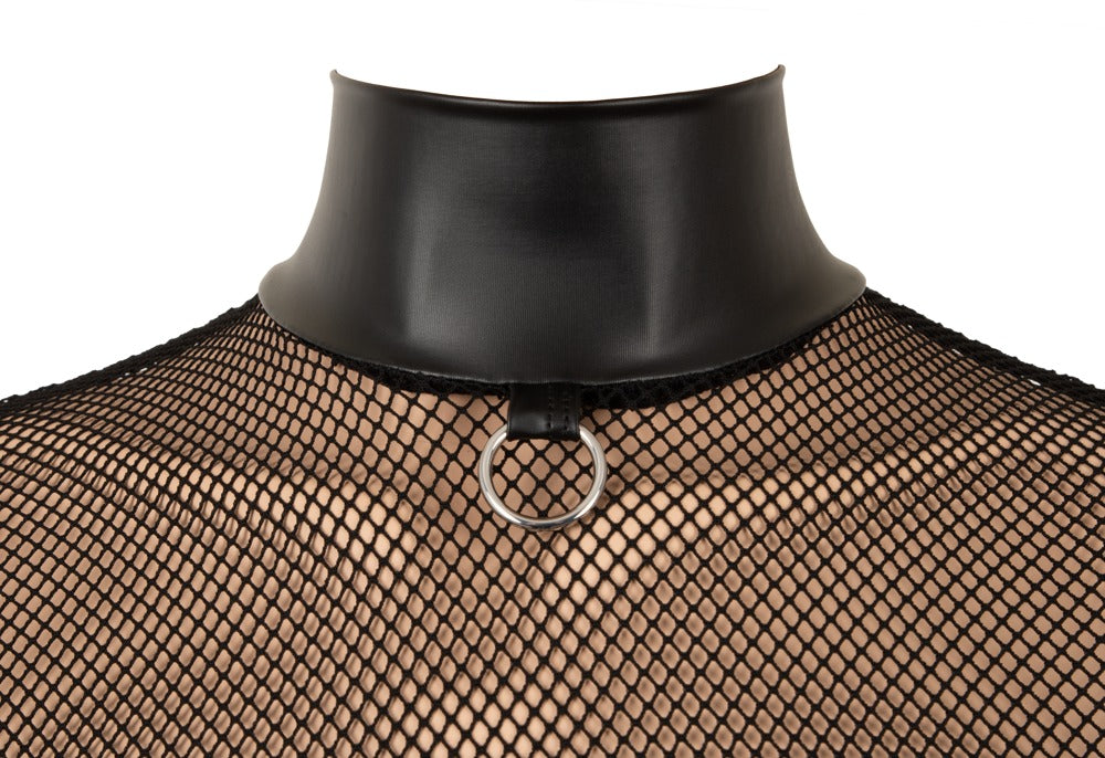 Detail des Cottelli BONDAGE Strapshemds mit schwarzem Netz, Mattlook-Stehkragen und silberfarbenem Ringdetail