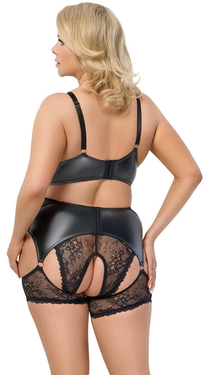 Rückansicht eines Models im schwarzen Cottelli CURVES Spitzen-Straps-Set