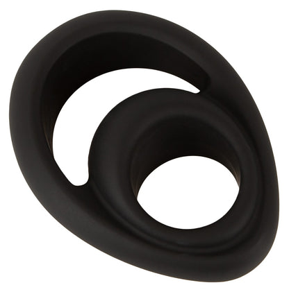 Erecto Cock & Ball Ring in schräger Perspektivansicht mit tropfenförmigem Design und zwei verbundenen Silikonringen