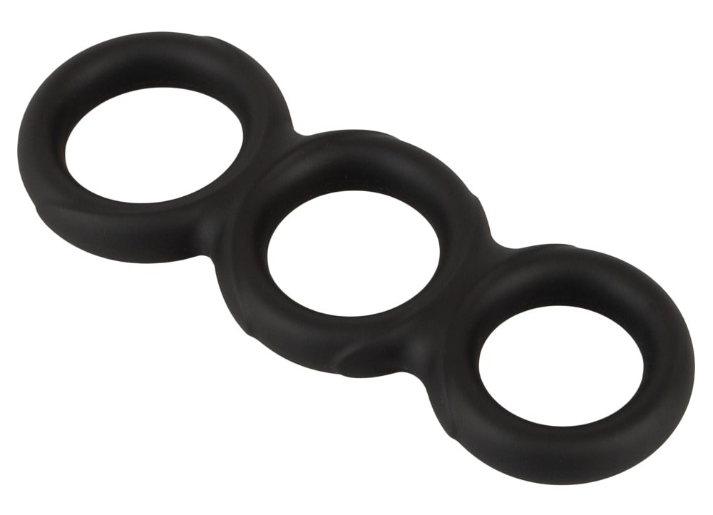 Erecto Triple Cock Ring aus schwarzem Liquid-Silikon mit drei verbundenen Ringen in Produkt-Hauptansicht