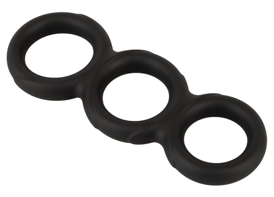 Erecto Triple Cock Ring aus schwarzem Liquid-Silikon mit drei verbundenen Ringen in Produkt-Hauptansicht