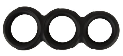 Erecto Triple Cock Ring in Vorderansicht mit drei runden Öffnungen aus flexiblem schwarzem Liquid-Silikon