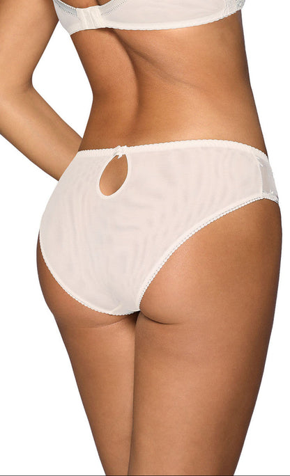 Axami V-10183 Panty in Weiß-Ecru – Modelansicht von hinten mit floraler Spitze und körpernaher Panty-Form – erhältlich bei Evoria Care