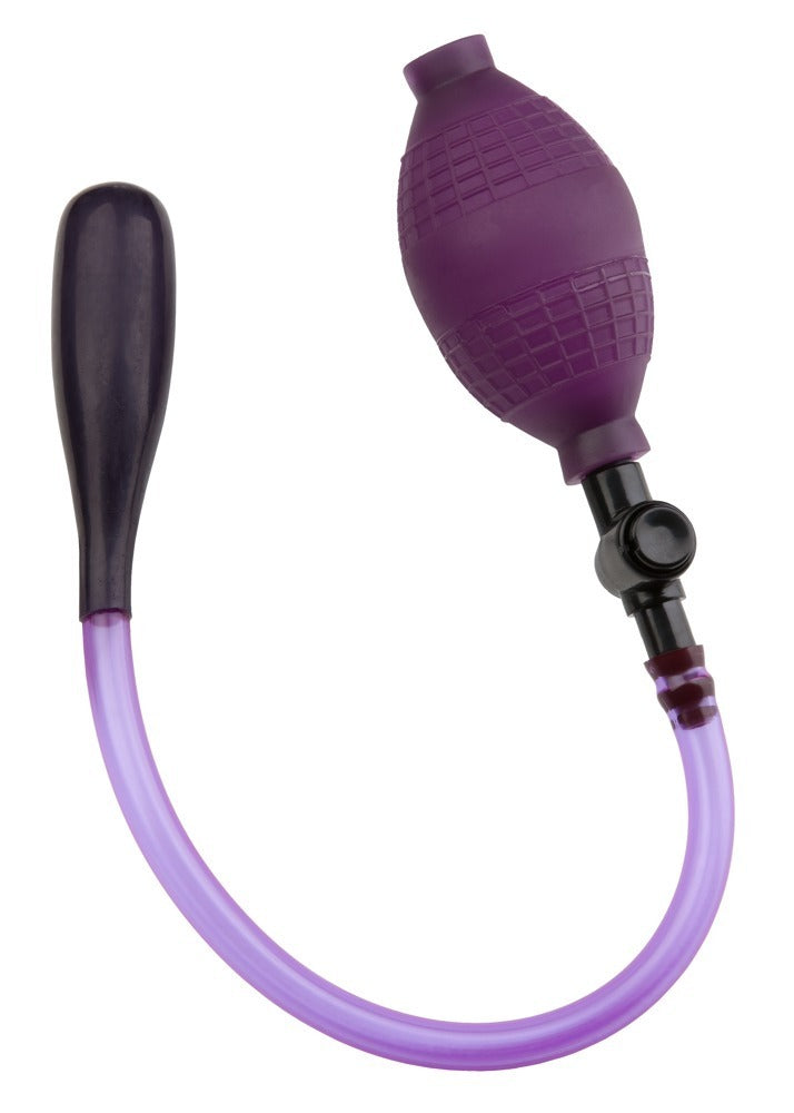 Bad Kitty Anal Balloon aufpumpbarer Analplug in Lila und Schwarz mit länglichem Analaufsatz, flexiblem lilafarbenem Verbindungsschlauch, ovaler Handpumpe und schwarzem Ventilmechanismus in freigestellter Gesamtansicht – erhältlich bei Evoria Care