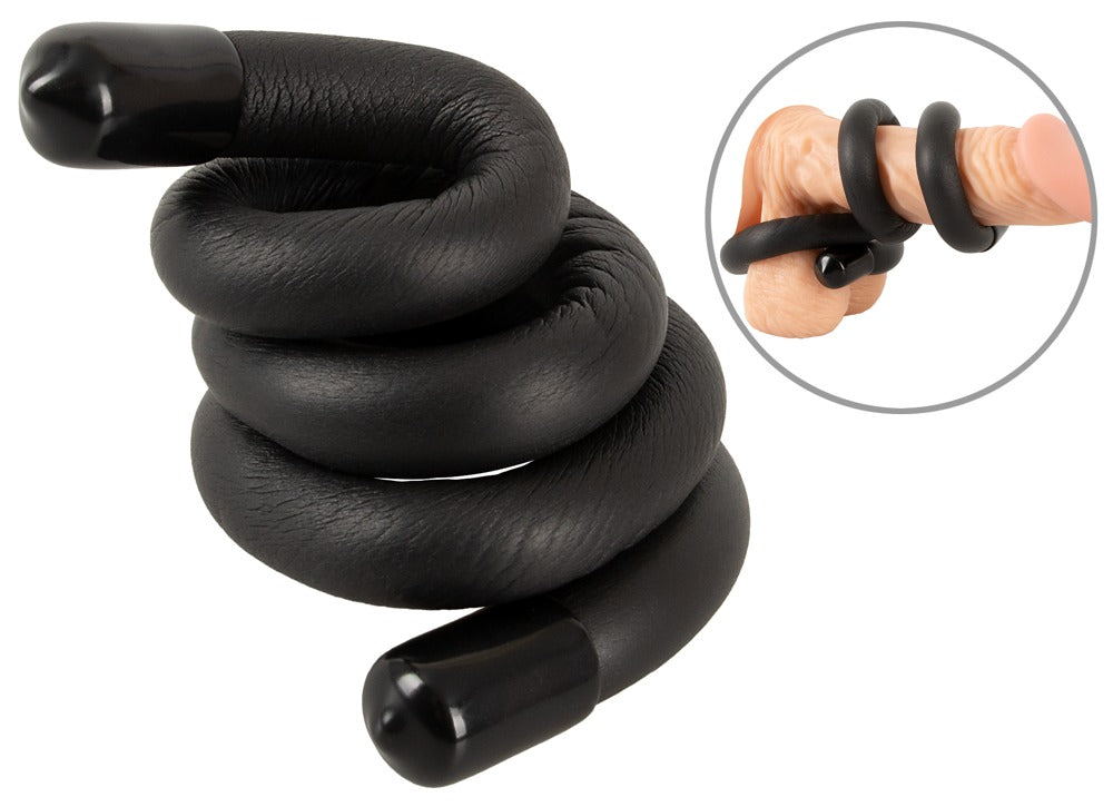 Bad Kitty Bendable Cock & Ball Ring in Schwarz mit flexiblem, biegbarem Schaft und abgerundeten Enden, spiralförmig gewickelt mit zusätzlicher Handhabungsabbildung – erhältlich bei Evoria Care