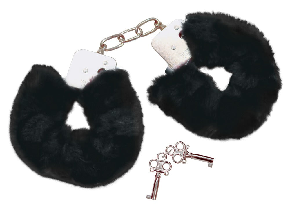 Bad Kitty Handschellen mit weichen schwarzen Plüschüberzügen, silberfarbenen Metallbügeln, kurzer Verbindungskette und zwei separaten Schlüsseln in freigestellter Gesamtansicht auf weißem Hintergrund – erhältlich bei Evoria Care