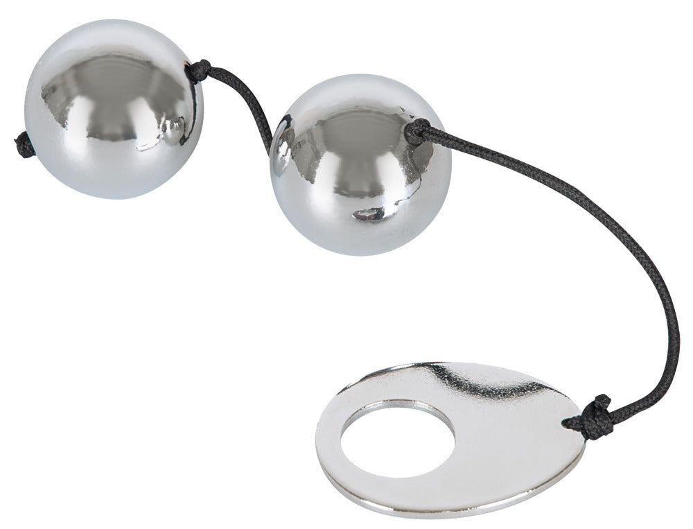 Bad Kitty Heavy Metal Balls Liebeskugeln aus silberfarbenem Stahl mit zwei verbundenen Metallkugeln und Rückholring – erhältlich bei Evoria Care
