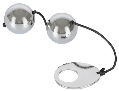 Bad Kitty Heavy Metal Balls Liebeskugeln aus silberfarbenem Stahl mit zwei verbundenen Metallkugeln und Rückholring – erhältlich bei Evoria Care