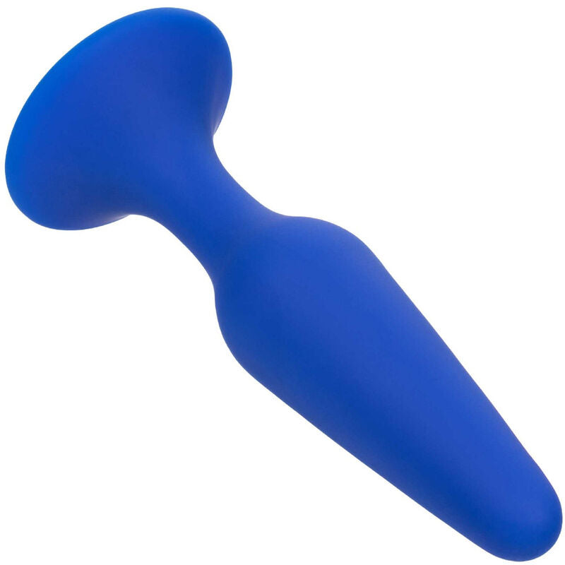 CalExotics Admiral Anal Training Kit Silikonplug in Blau mit breiter Basis in schräger Perspektivansicht – erhältlich bei Evoria Care