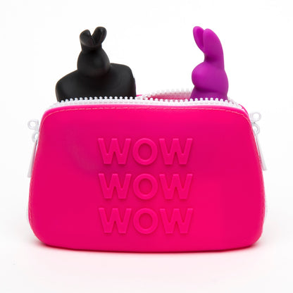 Happy Rabbit Zip Bag in Pink – geöffnete Toy-Aufbewahrung mit sichtbarem Innenraum und eingelegten Toys – erhältlich bei Evoria Care
