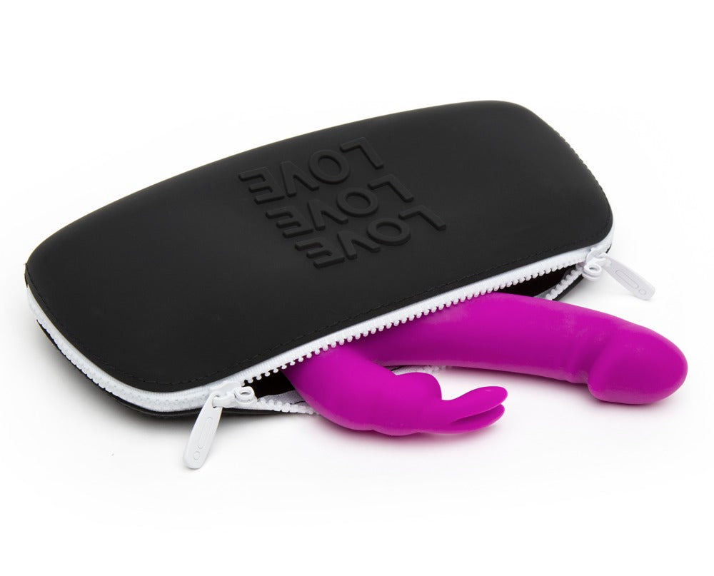 Happy Rabbit Zip Bag in Schwarz – Detailansicht der abschließbaren Aufbewahrung mit Reißverschluss und Schloss – erhältlich bei Evoria Care