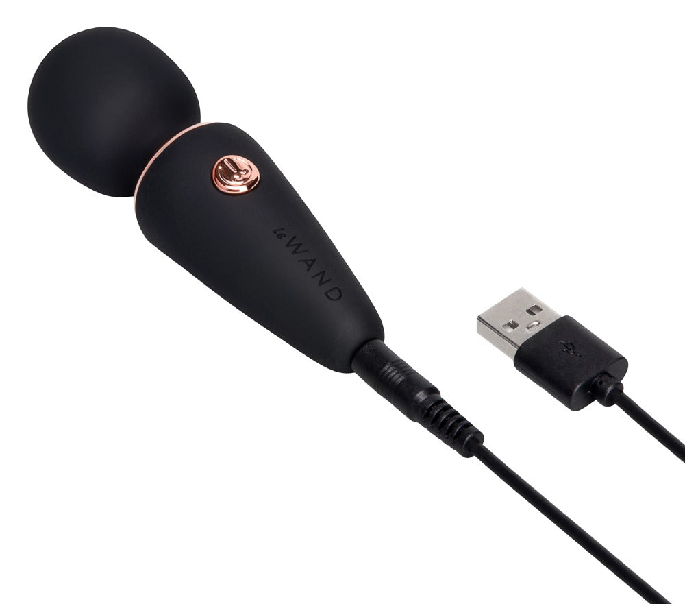 le WAND Mini Microwand kompakter Massagestab in Schwarz mit rundem Massagekopf, roségoldfarbenen Bedienelementen und seitlicher Produktansicht – erhältlich bei Evoria Care