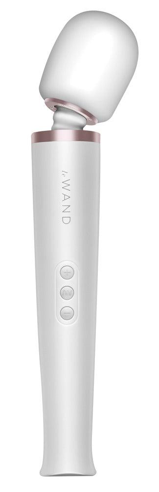 le WAND Original Premium-Massagestab in Weiß mit rundem Massagekopf, silberfarbenen Akzenten und ergonomischem Griff in aufrechter Gesamtansicht – erhältlich bei Evoria Care