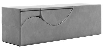 Liberator Aria Flip Chaise – graue Premium-Sexlounge in rechteckig zusammengeklappter Form mit sichtbarer Trennlinie zwischen den Polsterelementen und weichem Stoffbezug in seitlicher Ansicht auf weißem Hintergrund – erhältlich bei Evoria Care
