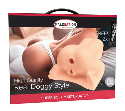 MALESATION Real Doggy Style – schwarz-rote Originalverpackung des realistischen Masturbators mit hautfarbener Produktabbildung, zwei anatomisch geformten Intimöffnungen und Markenlogo – erhältlich bei Evoria Care