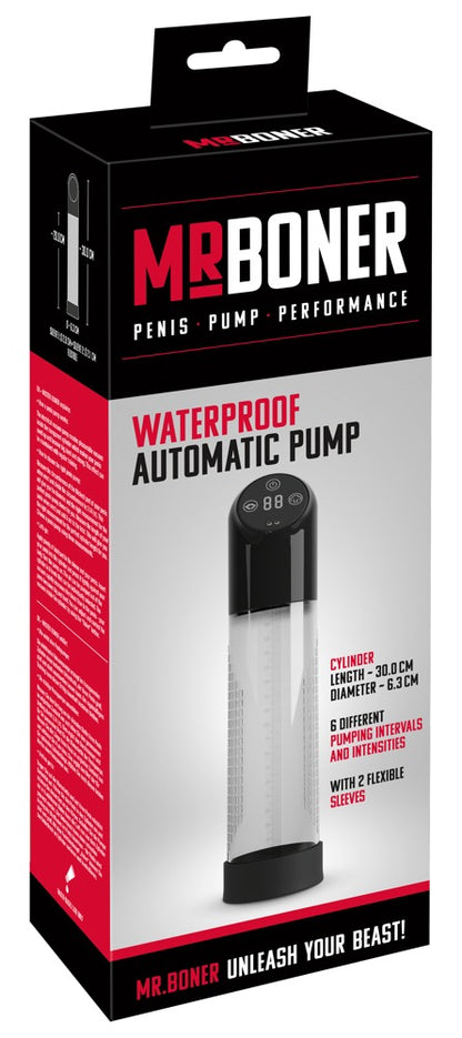 Mister Boner Waterproof Automatic Pump Penispumpe – automatische Penispumpe zusammen mit der Mister Boner Produktverpackung – erhältlich bei Evoria Care