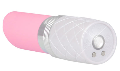 Pillow Talk Lusty Mini-Vibrator – Detailansicht des weißen Griffendes mit integriertem Bedienelement und pinkfarbenem Gehäuse – erhältlich bei Evoria Care