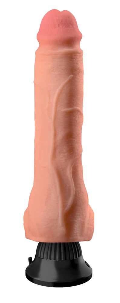 Real Feel Deluxe No. 7 in Hautfarbe – Frontansicht des realistisch geformten Vibrators mit schwarzem Saugfuß – erhältlich bei Evoria Care