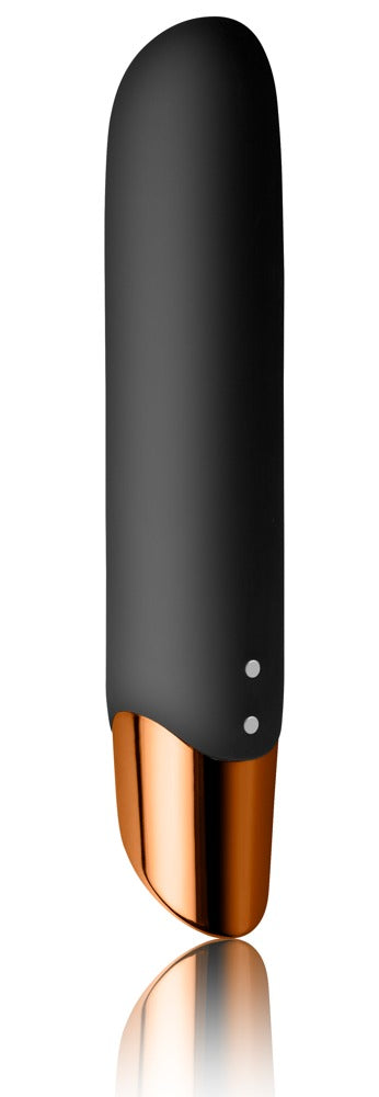Rocks Off Chaiamo Power-Vibrator in Schwarz und Roségold – Rückansicht mit glatter Oberfläche und schlankem länglichem Design – erhältlich bei Evoria Care