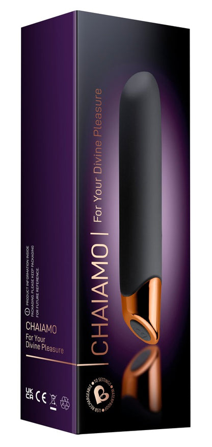 Rocks Off Chaiamo Power-Vibrator in Schwarz und Roségold – Vibrator mit Präzisionsspitze zusammen mit der Rocks Off Produktverpackung – erhältlich bei Evoria Care