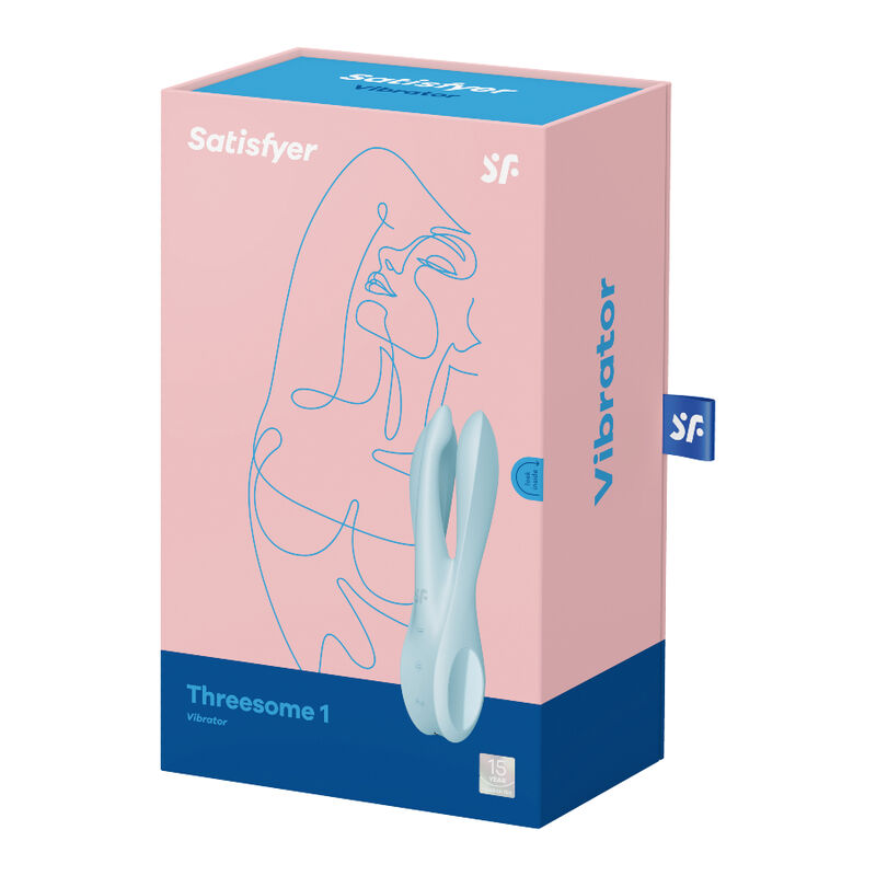 Satisfyer Threesome 1 – rosa-blaue Originalverpackung des hellblauen Dreifach-Vibrators mit Produktabbildung, Satisfyer Markenlogo und aufgedruckten Produktinformationen in schräger Ansicht auf weißem Hintergrund – erhältlich bei Evoria Care