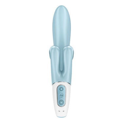 Satisfyer Touch Me – hellblauer Mehrfach-Vibrator mit langem abgerundetem Hauptschaft, seitlich angeordnetem Stimulationsarm und weißem unteren Griffbereich in aufrechter Rückansicht – erhältlich bei Evoria Care