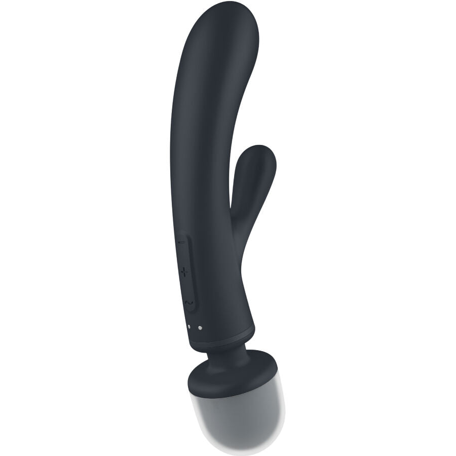 Satisfyer Triple Lover – schwarzer Mehrfach-Vibrator mit gebogenem Hauptschaft, seitlich hervorstehenden Stimulationsarmen und abgerundeter Basis in einer weiteren seitlichen Produktperspektive – erhältlich bei Evoria Care