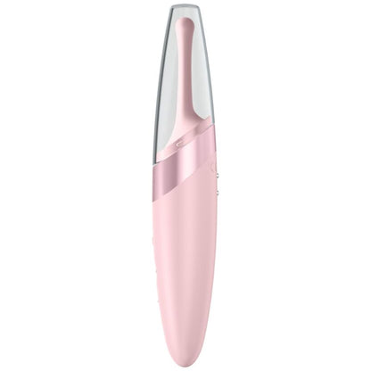 Satisfyer Twirling Delight – rosafarbener Intimstimulator mit schmalem, länglichem Stimulationsaufsatz, abgerundeter Spitze und ergonomischem Griff mit Bedienelementen in aufrechter Vorderansicht auf weißem Hintergrund – erhältlich bei Evoria Care