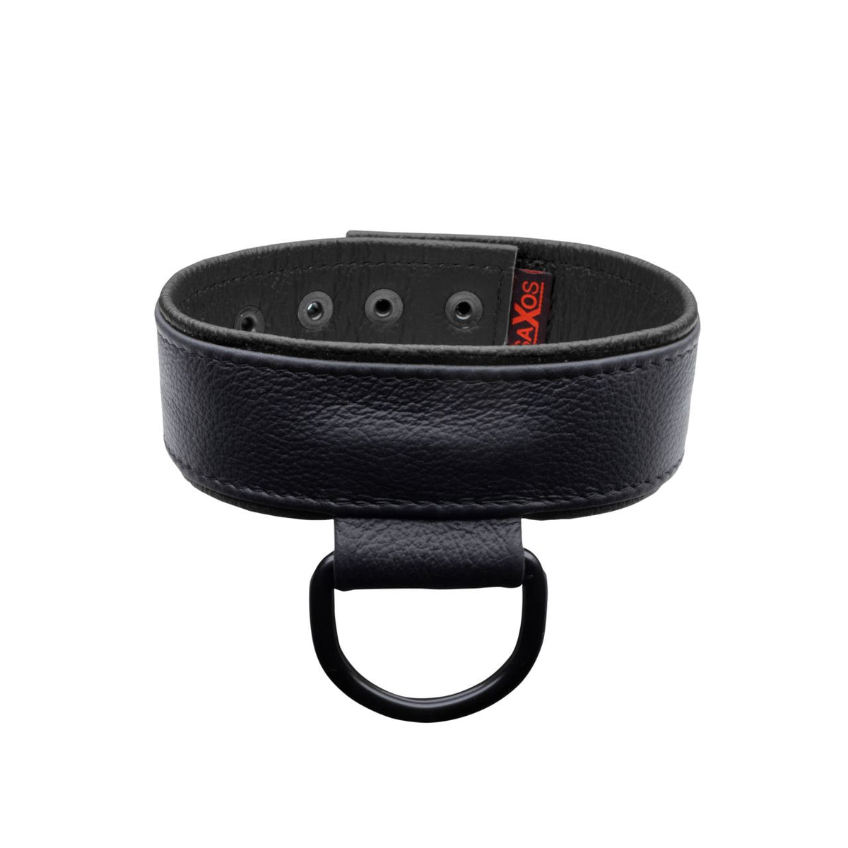 SAXOS Soft Leder Halsband – schwarzes breites Lederhalsband mit silberfarbenen Metallnieten, rotem Detail und großem D-Ring zur Befestigung in einzelner Produktansicht – erhältlich bei Evoria Care