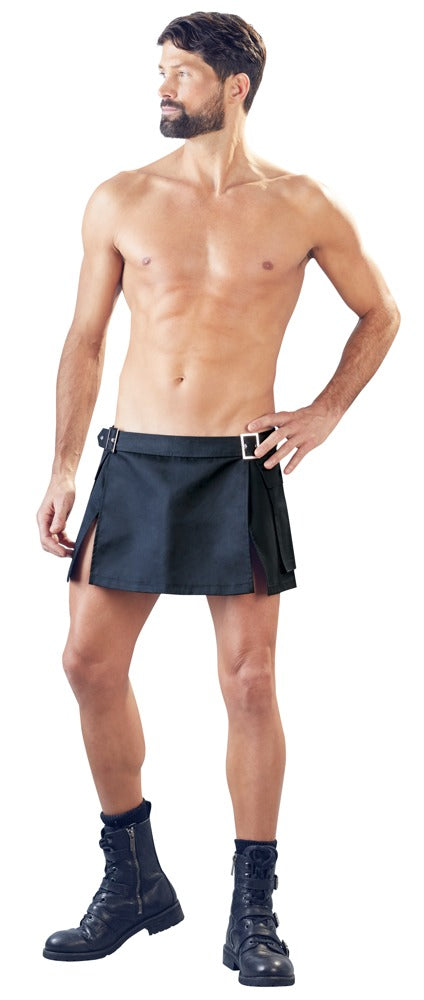Svenjoyment Gladiator-Rock in Schwarz mit kurzem Schnitt und seitlichen Taschen an einem männlichen Model in der rückwärtigen Ganzkörperansicht – erhältlich bei Evoria Care