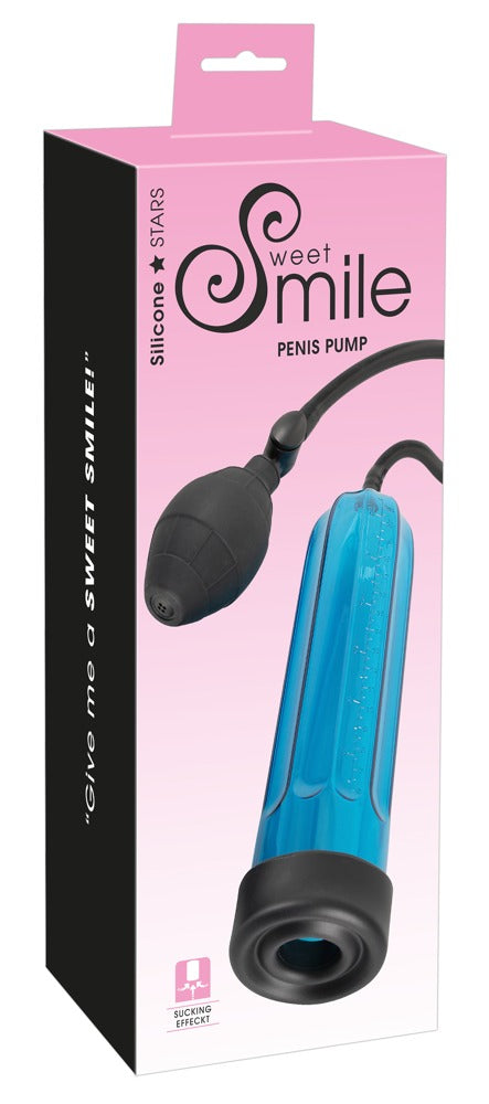 Sweet Smile Pump Cool – manuelle Penispumpe mit Messskala zusammen mit der Sweet Smile Verpackung – erhältlich bei Evoria Care