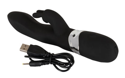 Sweet Smile Rechargeable Rabbit in Schwarz – wiederaufladbarer Rabbitvibrator mit zugehörigem Ladekabel – erhältlich bei Evoria Care